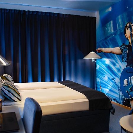 Hotell Hulingen Хультсфред Экстерьер фото