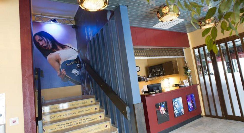 Hotell Hulingen Хультсфред Экстерьер фото