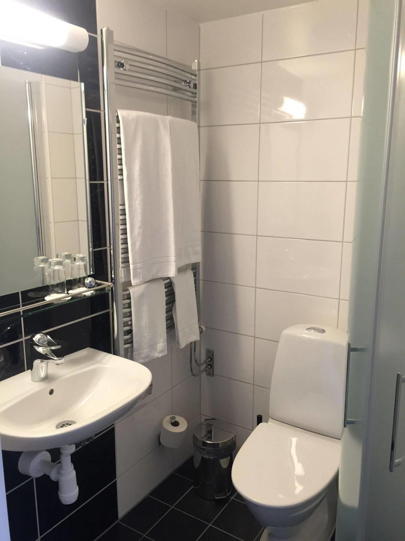 Hotell Hulingen Хультсфред Экстерьер фото